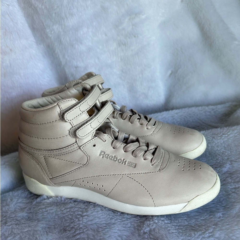 Women’s Reebok with strap - Picture 2 of 6